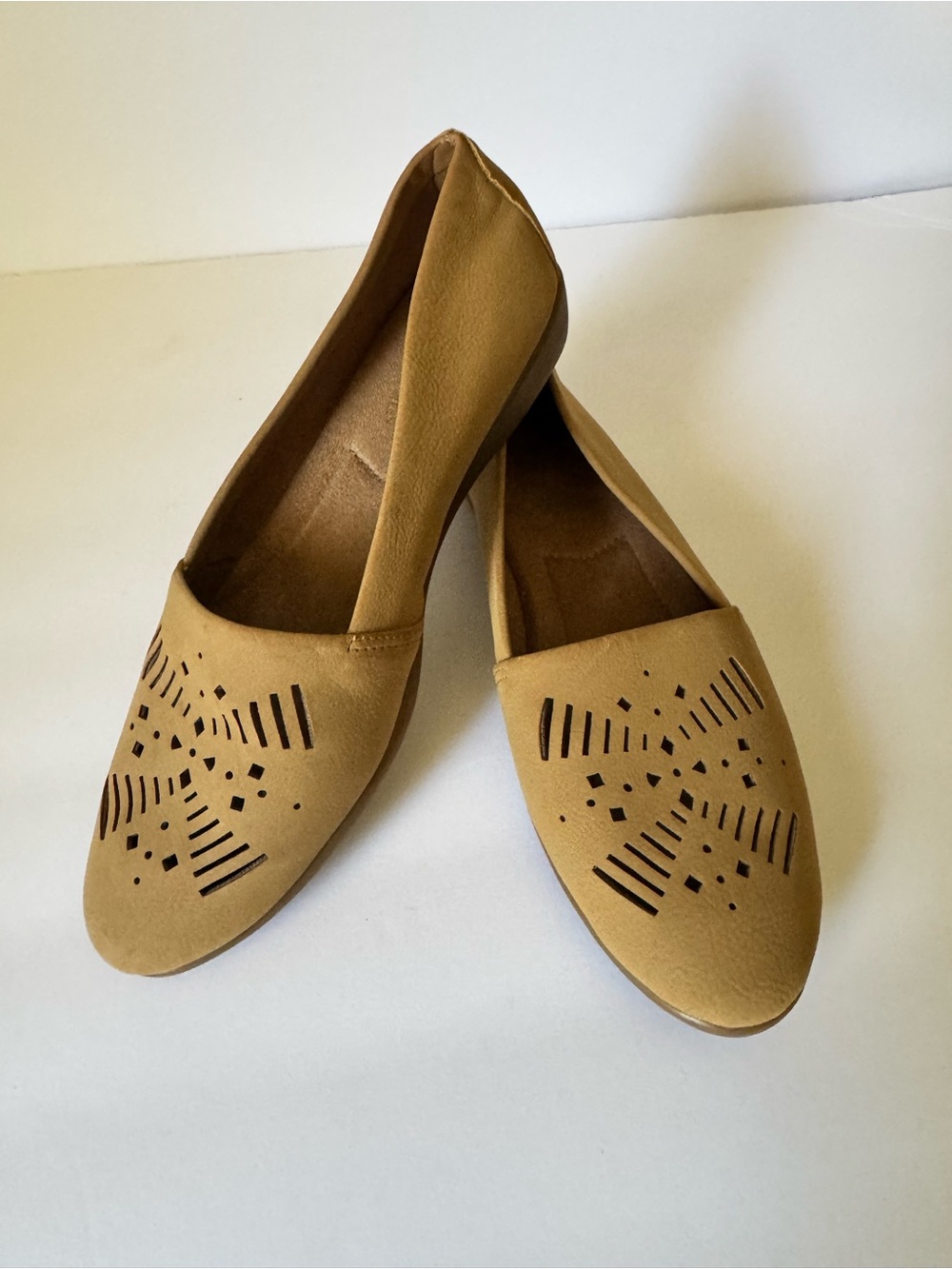 A2 by Aerosoles Women’s 7 Trend Right Brown Laser Cut Comfort Loafer Flats Soft
